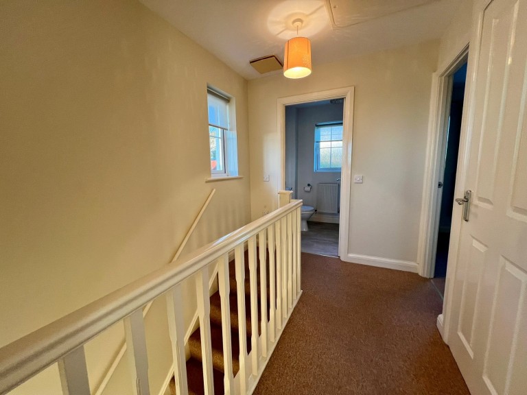 Images for Carmarthen, Carmarthenshire EAID:swift BID:0004-7720-8cbe-d305