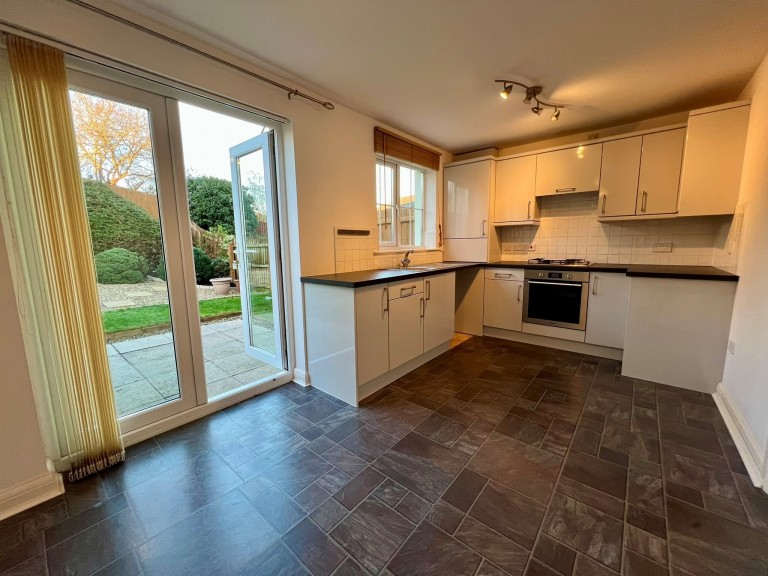 Images for Carmarthen, Carmarthenshire EAID:swift BID:0004-7720-8cbe-d305