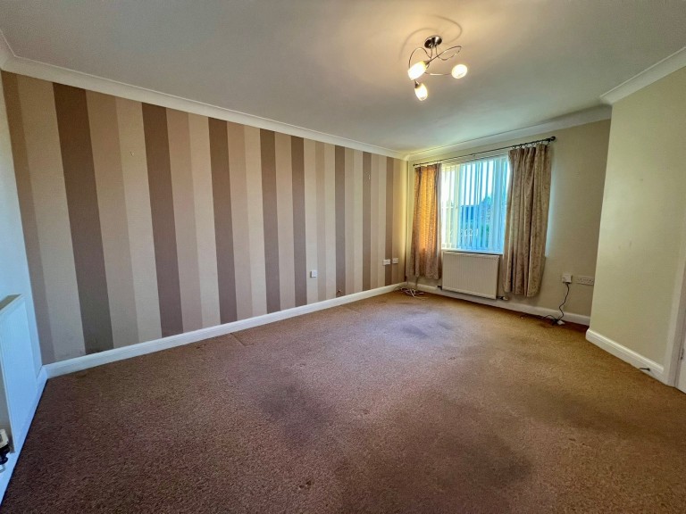 Images for Carmarthen, Carmarthenshire EAID:swift BID:0004-7720-8cbe-d305