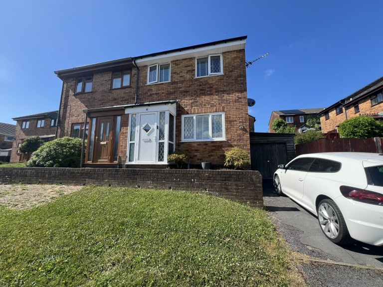 Images for Carmarthen, Carmarthenshire EAID:swift BID:0004-7720-8cbe-d305