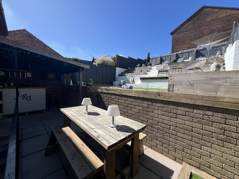 Images for Carmarthen, Carmarthenshire EAID:swift BID:0004-7720-8cbe-d305