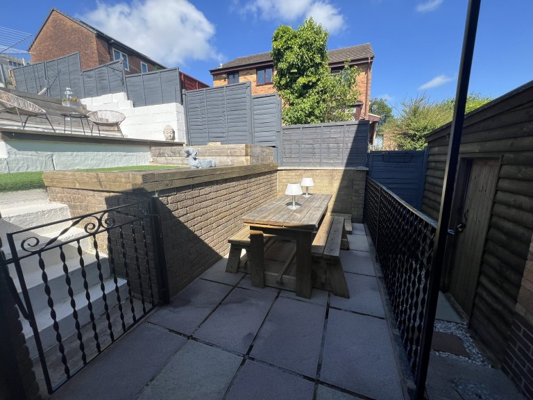 Images for Carmarthen, Carmarthenshire EAID:swift BID:0004-7720-8cbe-d305