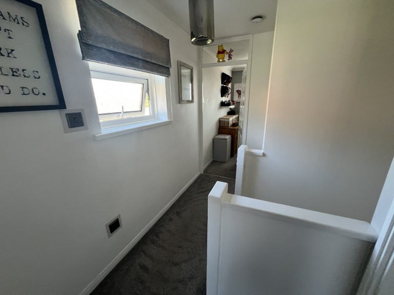 Images for Carmarthen, Carmarthenshire EAID:swift BID:0004-7720-8cbe-d305