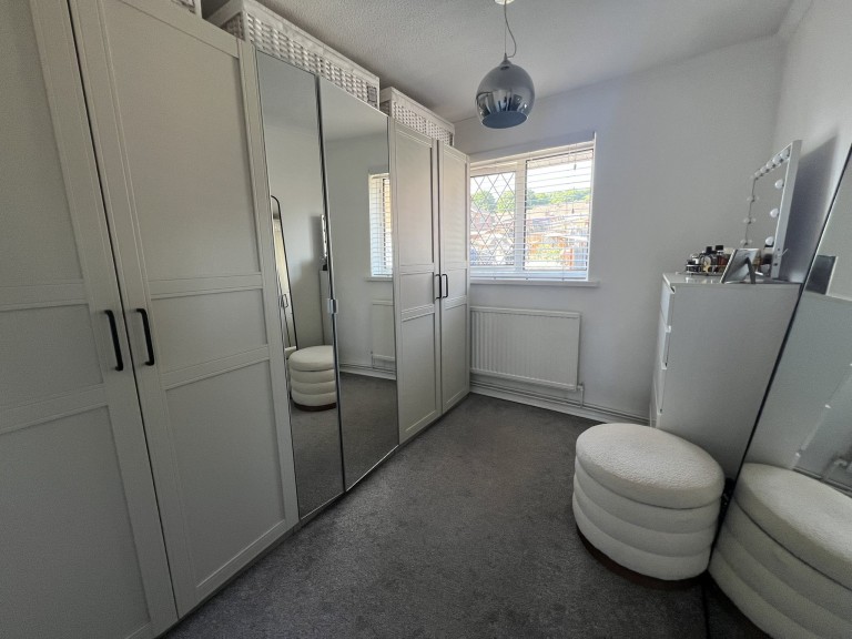 Images for Carmarthen, Carmarthenshire EAID:swift BID:0004-7720-8cbe-d305