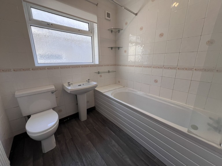 Images for Whitland, Carmarthenshire EAID:swift BID:0004-7720-8cbe-d305