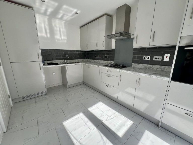 Images for Cwmrhydyceirw, Swansea EAID:swift BID:0004-7720-8cbe-d305