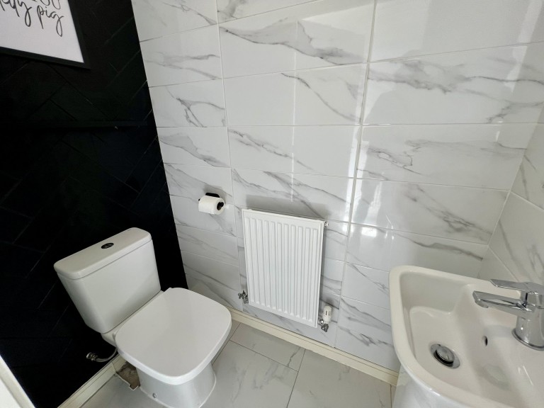 Images for Cwmrhydyceirw, Swansea EAID:swift BID:0004-7720-8cbe-d305