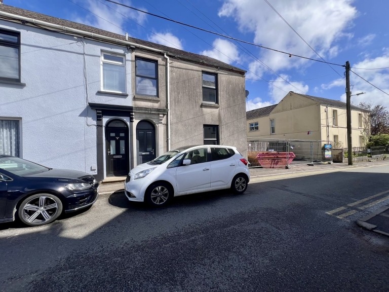 Images for Picton Place, Carmarthen EAID:swift BID:0004-7720-8cbe-d305