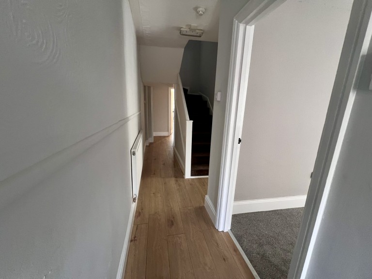 Images for Picton Place, Carmarthen EAID:swift BID:0004-7720-8cbe-d305