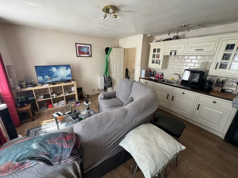 Images for Carmarthen, Carmarthenshire EAID:swift BID:0004-7720-8cbe-d305