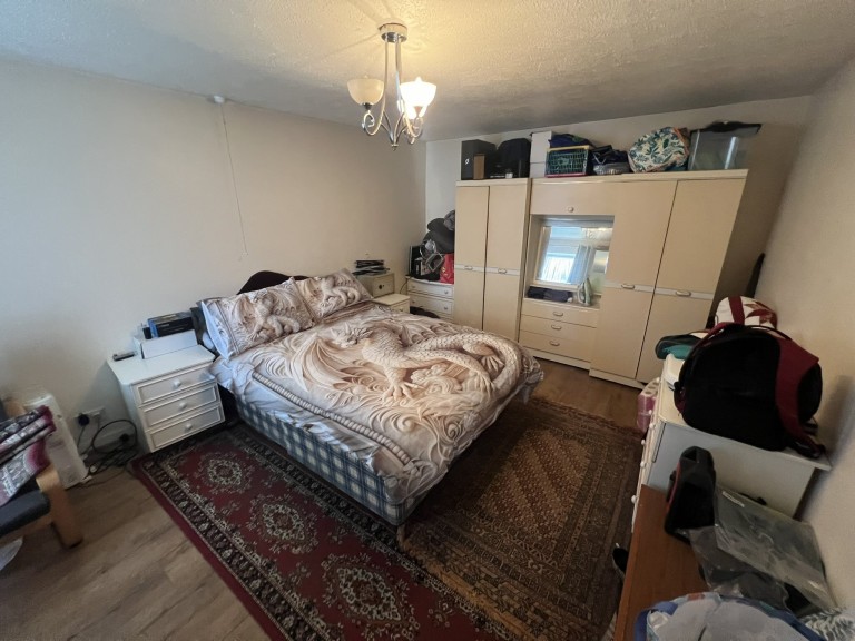 Images for Carmarthen, Carmarthenshire EAID:swift BID:0004-7720-8cbe-d305