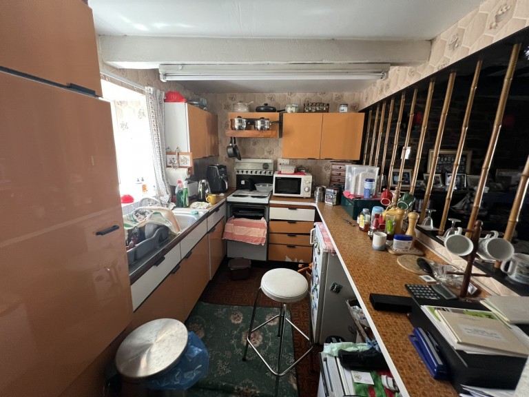 Images for Carmarthen, Carmarthenshire EAID:swift BID:0004-7720-8cbe-d305