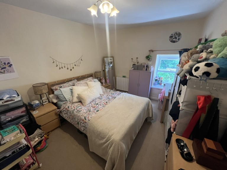 Images for Carmarthen, Carmarthenshire EAID:swift BID:0004-7720-8cbe-d305