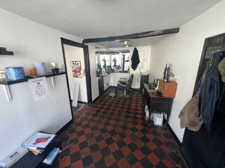 Images for Carmarthen, Carmarthenshire EAID:swift BID:0004-7720-8cbe-d305