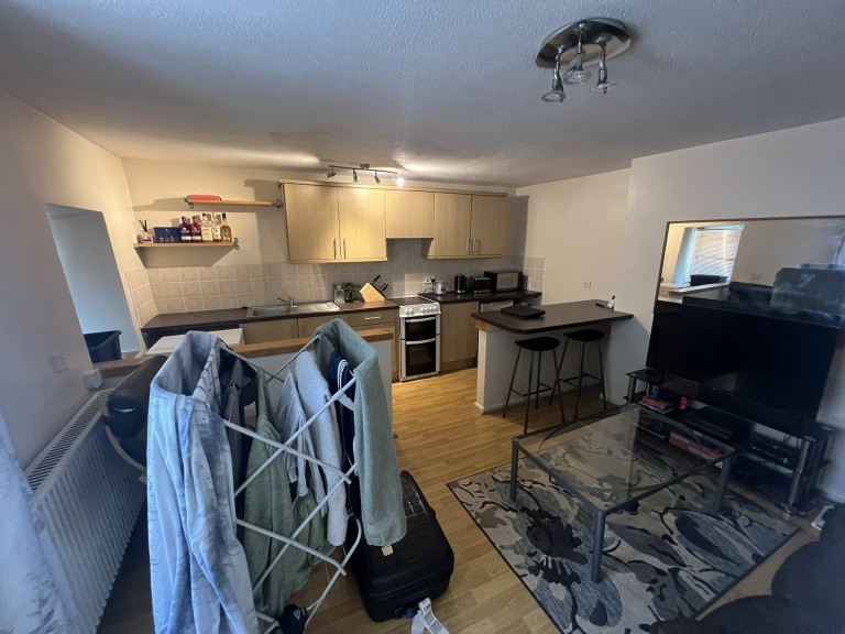 Images for Carmarthen, Carmarthenshire EAID:swift BID:0004-7720-8cbe-d305