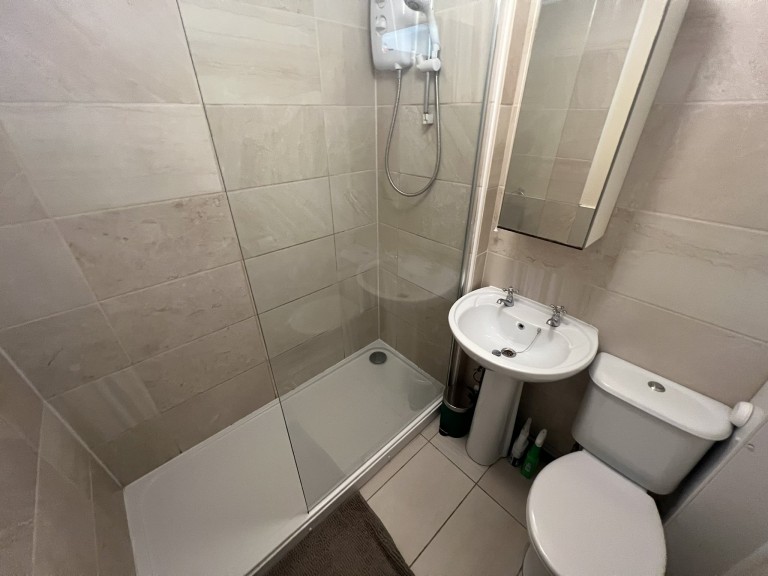 Images for Carmarthen, Carmarthenshire EAID:swift BID:0004-7720-8cbe-d305