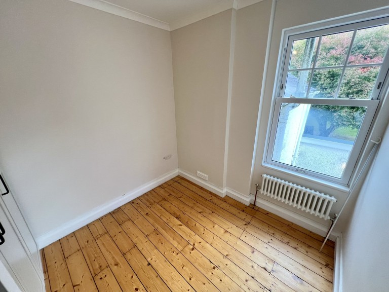Images for Carmarthen, Carmarthenshire EAID:swift BID:0004-7720-8cbe-d305