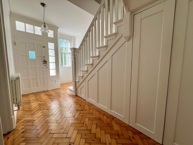 Images for Carmarthen, Carmarthenshire EAID:swift BID:0004-7720-8cbe-d305