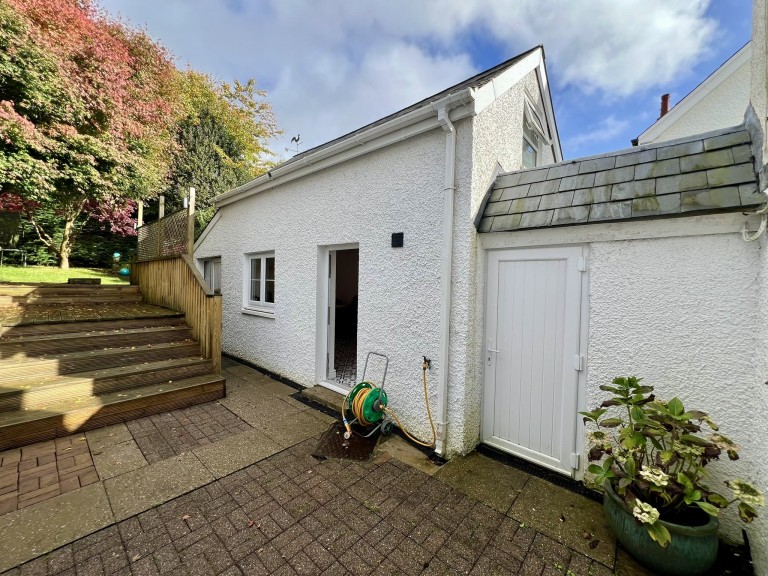 Images for Carmarthen, Carmarthenshire EAID:swift BID:0004-7720-8cbe-d305