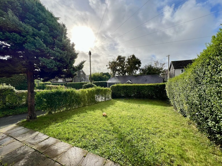 Images for Carmarthen, Carmarthenshire EAID:swift BID:0004-7720-8cbe-d305