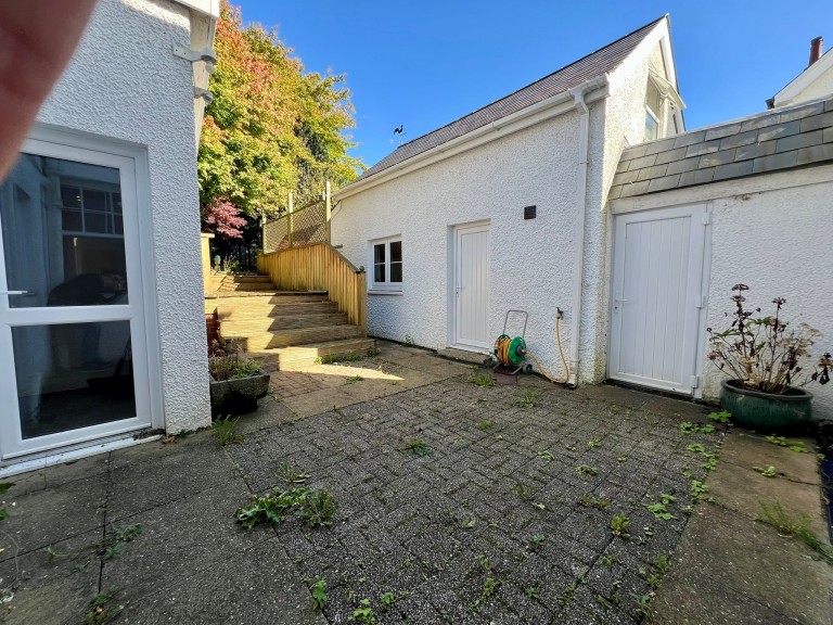 Images for Carmarthen, Carmarthenshire EAID:swift BID:0004-7720-8cbe-d305