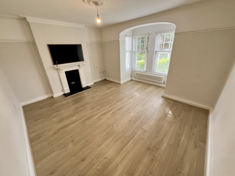 Images for Carmarthen, Carmarthenshire EAID:swift BID:0004-7720-8cbe-d305