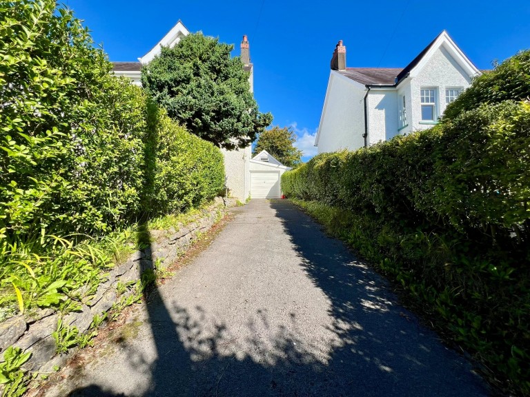 Images for Carmarthen, Carmarthenshire EAID:swift BID:0004-7720-8cbe-d305