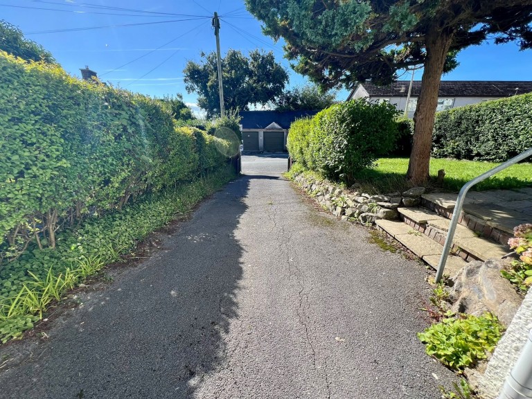 Images for Carmarthen, Carmarthenshire EAID:swift BID:0004-7720-8cbe-d305