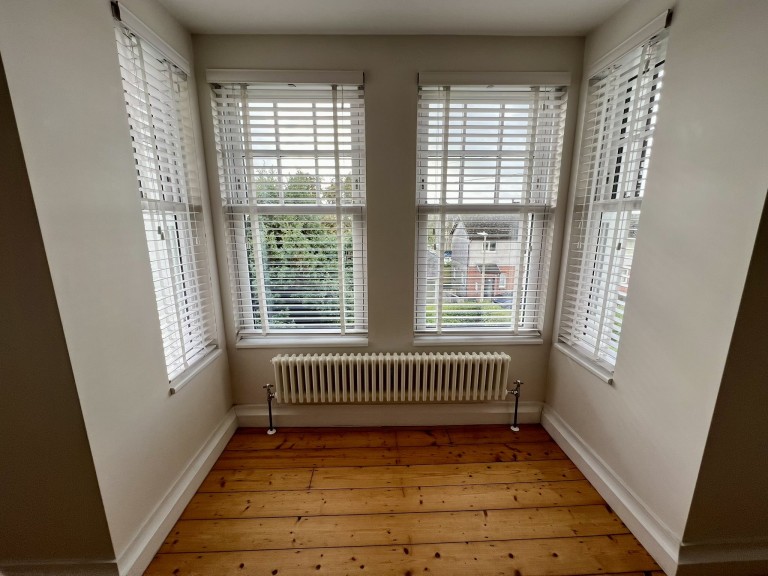 Images for Carmarthen, Carmarthenshire EAID:swift BID:0004-7720-8cbe-d305