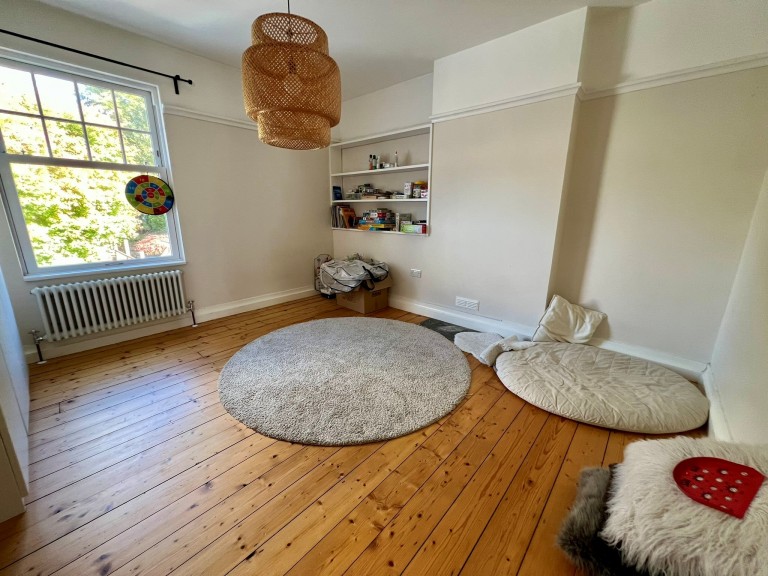 Images for Carmarthen, Carmarthenshire EAID:swift BID:0004-7720-8cbe-d305