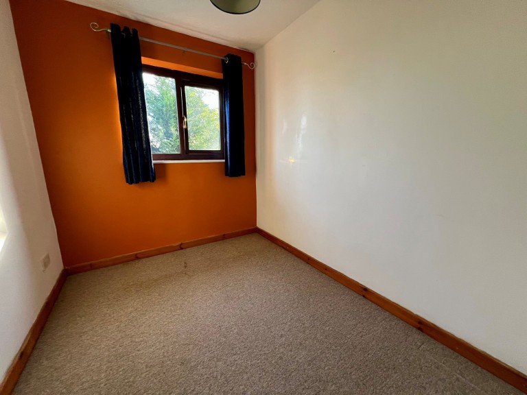 Images for Johnstown, Carmarthen EAID:swift BID:0004-7720-8cbe-d305