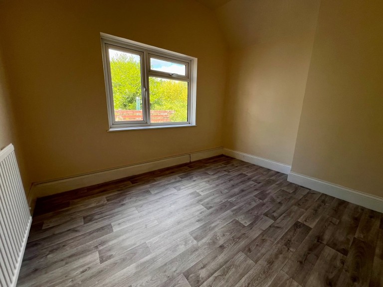 Images for Carmarthen EAID:swift BID:0004-7720-8cbe-d305