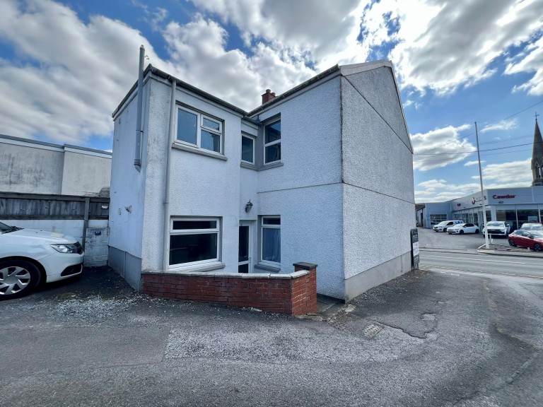 Images for Carmarthen, Carmarthenshire EAID:swift BID:0004-7720-8cbe-d305