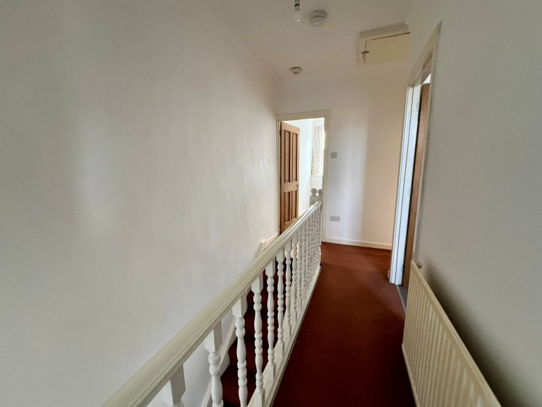 Images for Carmarthen, Carmarthenshire EAID:swift BID:0004-7720-8cbe-d305