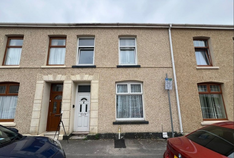 Images for Llanelli, Carmarthenshire EAID:swift BID:0004-7720-8cbe-d305