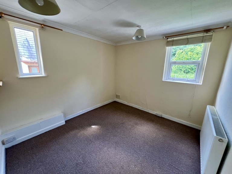 Images for Johnstown, Carmarthen, Carmarthenshire EAID:swift BID:0004-7720-8cbe-d305