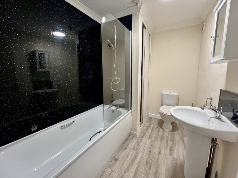 Images for Johnstown, Carmarthen, Carmarthenshire EAID:swift BID:0004-7720-8cbe-d305