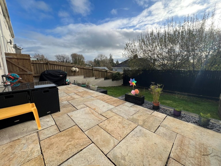 Images for Carmarthen EAID:swift BID:0004-7720-8cbe-d305